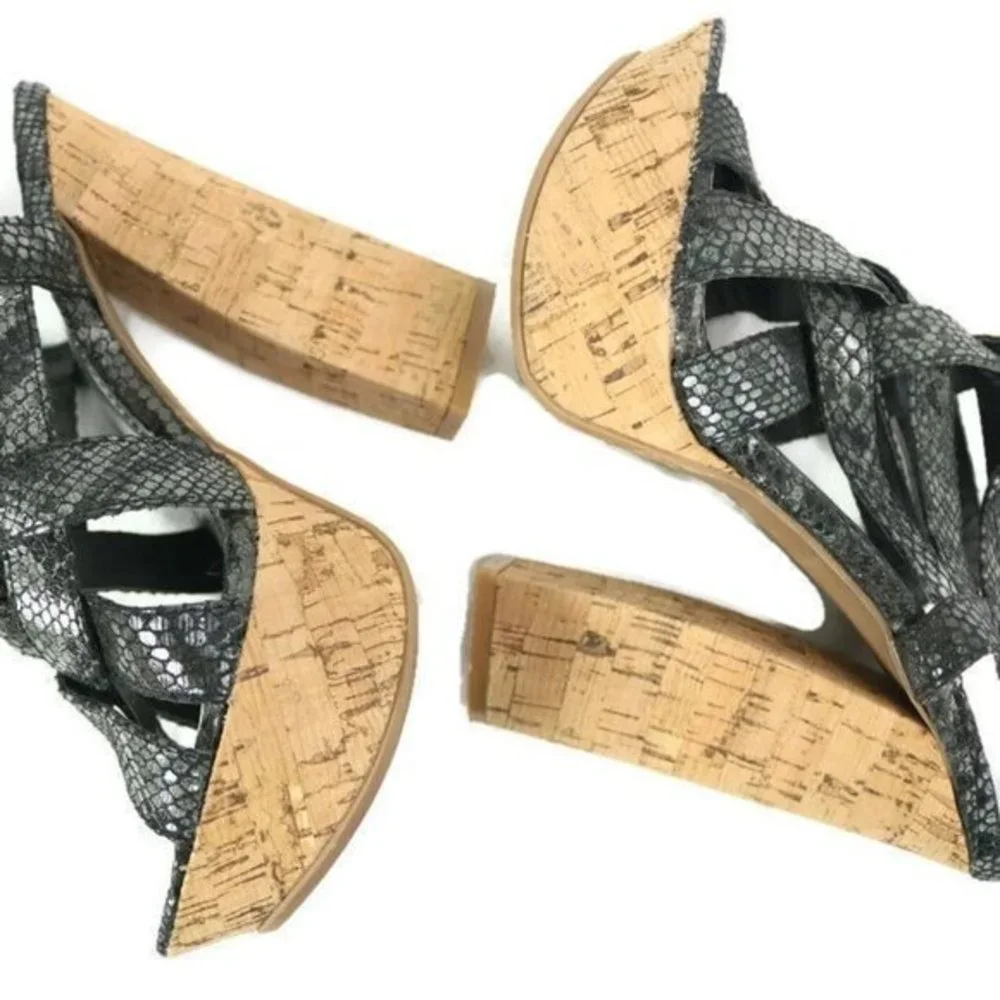 Bamboo Nanette Shoes Heels‎ Sandals Platform Black Silver Snake Cork 7.5